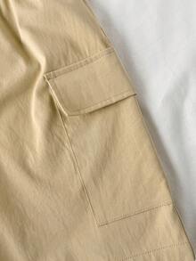 SHEIN Streecool Kids 两件套男童宽松休闲街头风套装，数字印花撞色条纹袖上衣搭配阔腿工装裤，适合日常、通勤、休闲、街头、度假、派对、用餐等场合。 - 卡其色 - 查看 6