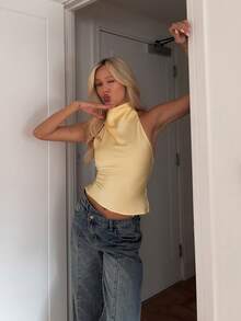 Theaadoraa Tank Top Wanita Tanpa Punggung dengan Leher Berlipat Warna Aprikot, Camisole Seksi & Elegan untuk Musim Semi/Panas - Kuning - View 6