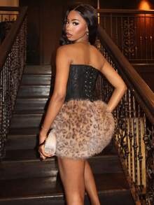 Mima John Váy mini lông giả họa tiết báo Y2K dành cho nữ - Nhiều màu - Xem 6