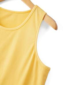 GlowEve CURVE Bộ 2 món gồm áo không tay ôm sát và chân váy in họa tiết lá chanh dành cho nữ, trang phục thường ngày thanh lịch cho kỳ nghỉ. - Màu vàng - Xem 4