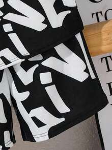 SHEIN 青少年男童休闲街头风大字母印花套头T恤和纯色短裤两件套 - 彩色 - 查看 3