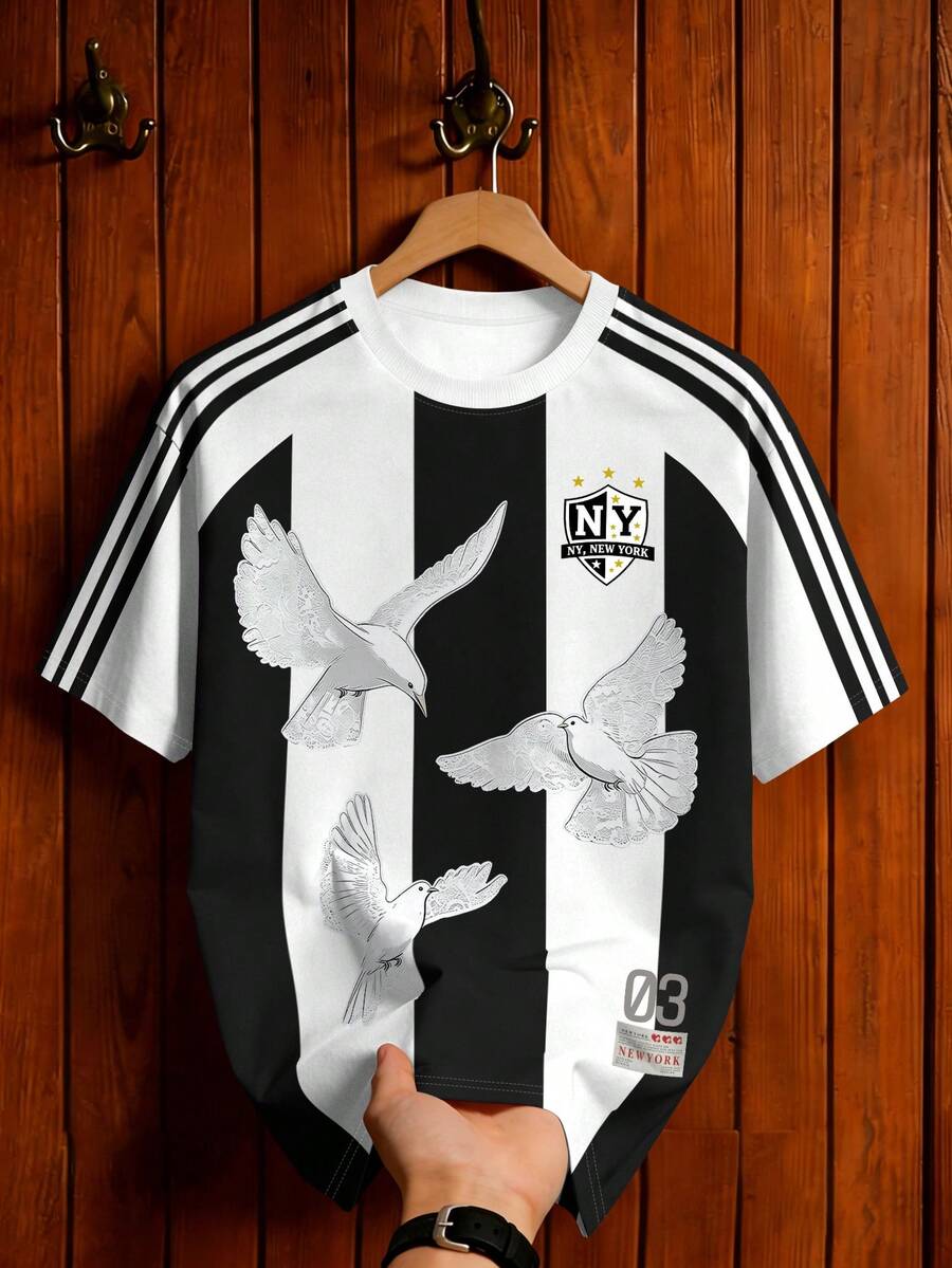 Manfinity Campus Court T-shirt à manches courtes avec imprimé rétro américain de colombe de la paix à rayures, avec badge assorti. T-shirt de marque à manches courtes, coupe ample, style sportif et décontracté. T-shirt graphique pour homme. - Blanc - Voir 1
