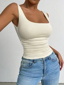 SHEIN PETITE 女款奶油白方領無袖背心上衣，夏季時尚優雅日常度假款，基礎休閒針織修身上衣，街頭風，適合嬌小女性 - 米色 - 查看 3