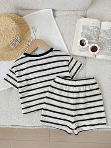 SHEIN LMoss Kids 2件套女婴针织条纹圆领T恤和短裤套装 - 黑色 - 查看 2