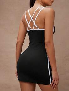 Lumalex 瑜伽和网球基本款露背女式运动连衣裙 - 黑與白 - 查看 9