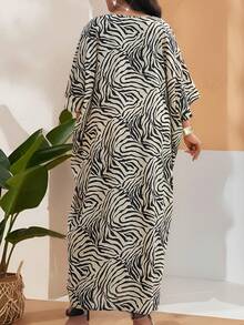 SHEIN Lady 大码女式斑马纹蝙蝠袖休闲宽松连衣裙 - 彩色 - 查看 2
