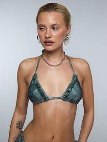 COUREZ 迷彩印花荷叶边吊带三角比基尼上衣 / Y2K 夏季女装 春季女装 夏季服装 度假装 沙滩装 沙滩套装 泳衣 比基尼套装 - 軍綠色 - 查看 4