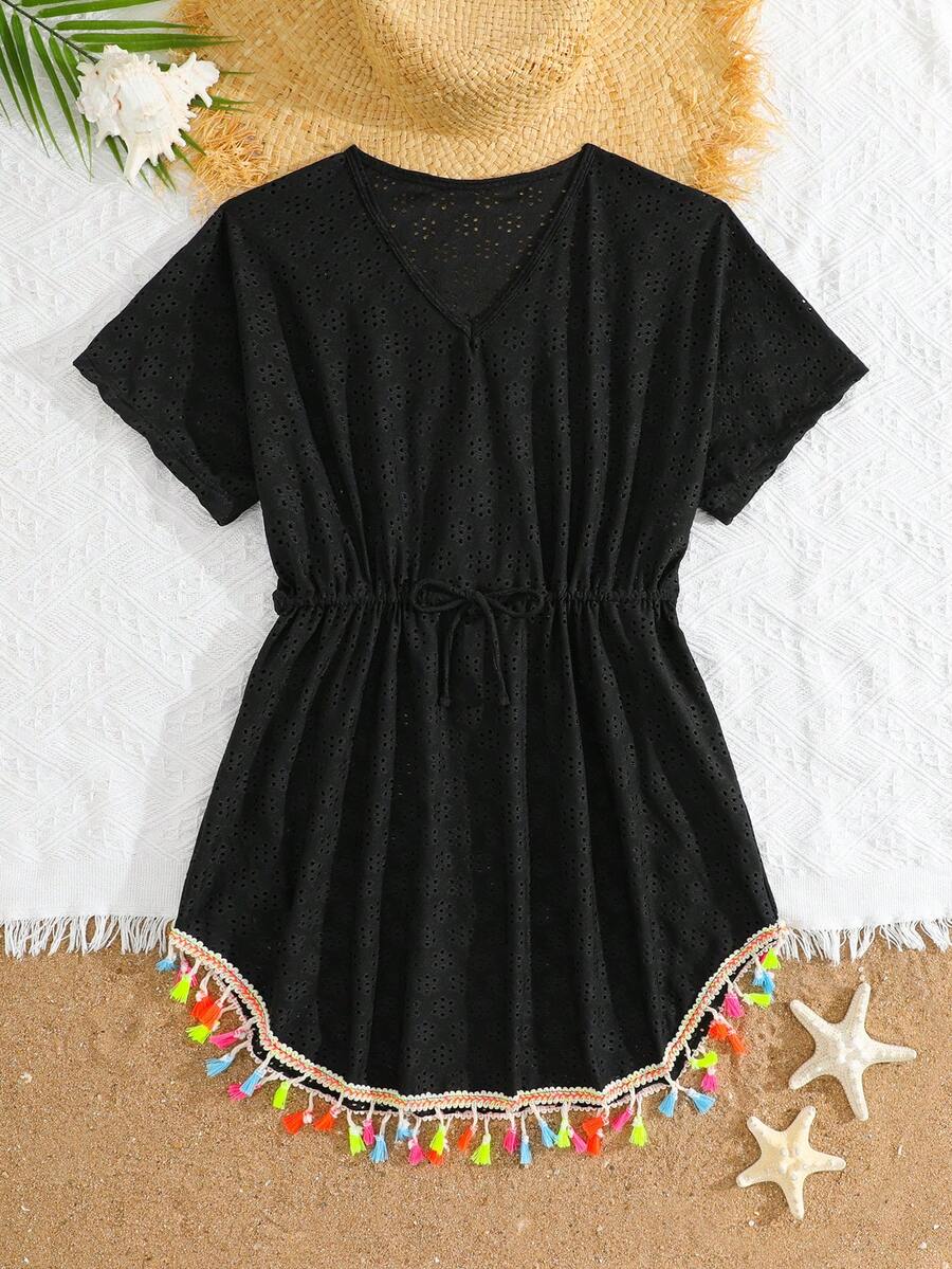 SHEIN 少女罩衫,可爱黑色钩编面料,粉色钩编中幅,抽绳下摆,彩色流苏,V领短袖连体罩衫,时尚休闲优雅,适合游泳、夏季度假、海滩、泳池、假日派对。黑色沙滩罩衫,黑色沙滩裙,女士沙滩裙,夏季休闲连衣裙。 - 黑色 - 查看 1