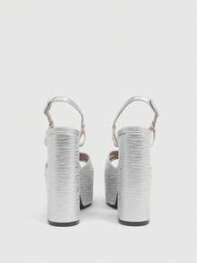 CUCCOO LuxiPop Sandalias de plataforma con tiras cruzadas y suela gruesa plateadas para mujer, estilo de fiesta de discoteca, adecuadas para primavera, verano, vacaciones, estilo de los 2000 - Plateado - Ver 8