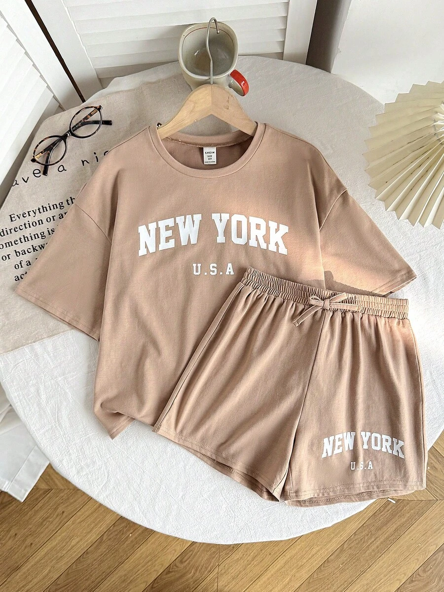 SHEIN 少女纯色卡其色字母印花T恤和短裤两件套,休闲日常百搭时尚,针织短袖圆领上衣搭配宽松短裤 - 卡其色 - 查看 1