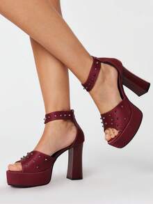 ROMWE Grunge Punk Sandálias de Salto Alto Femininas com Tema de Rebites e Fivela, Sapatos de Festa Góticos Punk Rock Y2K de Verão com Bico Aberto - Vinho - Visão 3