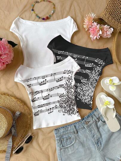 三件套单肩短袖T恤套装 - 包括纯白色、纯黑色和白色底色，分别饰以音符和花卉印花。单肩短袖设计，短款版型，可与高腰下装完美搭配。艺术感十足的音符和花卉印花散发着独特的艺术气息，融合了Y2K时尚与波西米亚风情。适合夏季外出、音乐节、休闲派对等各种场合。时尚套装，兼具艺术印花、独特剪裁和舒适穿着体验！