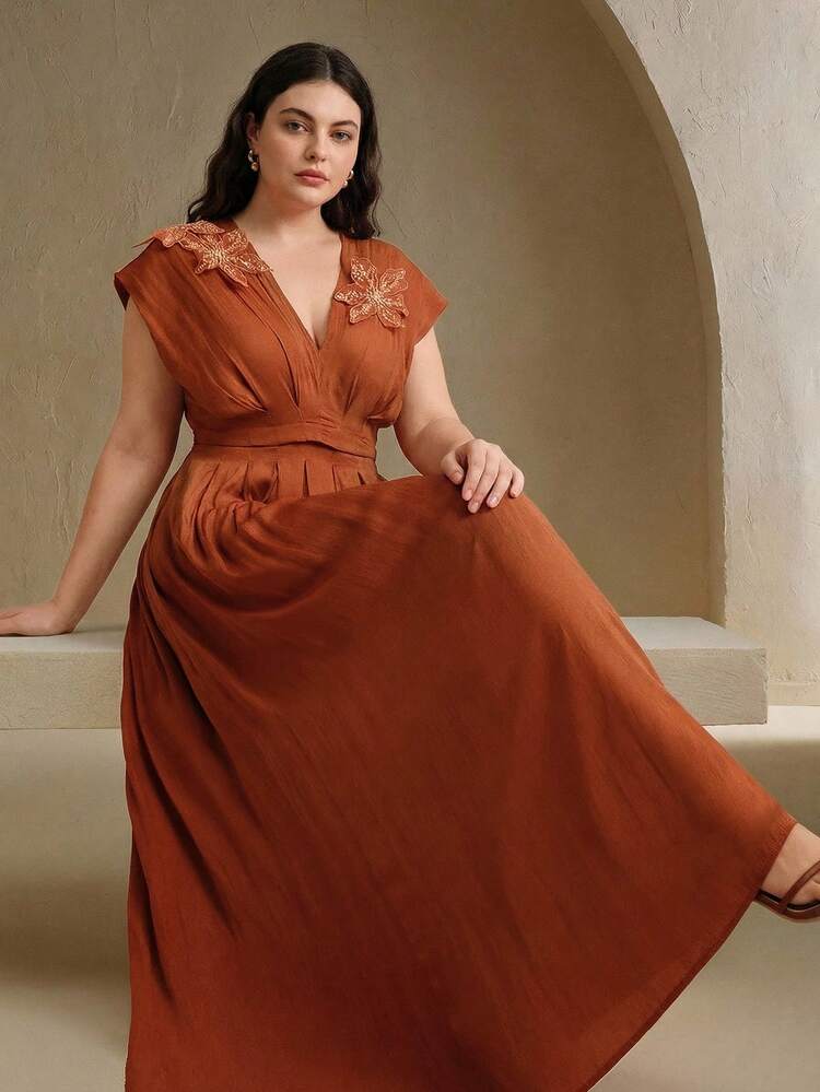 Elegant V-Neck Waist Cinched Floral Decor Plus Size Dress, Suitable For Graduation, Festival, Holiday, Elegant Occasions, Vacation, Old Money Style, Date Night