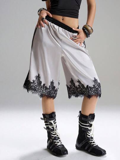 SHEIN EZwear Quần short dáng rộng, phối ren tương phản màu sắc, có túi, dành cho người có thân hình mũm mĩm.