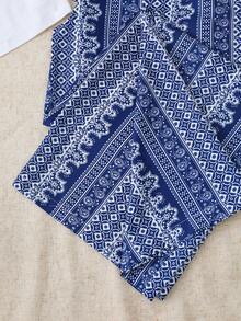 SHEIN PETITE CURVE Damen Große Größen 2-teiliges Set: Weißes Trägerhemd und blaue geometrisch gemusterte Weite Hose - Blau-Weiß - Übersicht 3