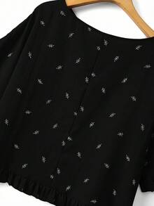 SHEIN EMERY ROSE CURVE 大码圆领短袖刺绣荷叶边下摆夏季时尚衬衫 - 黑色 - 查看 3