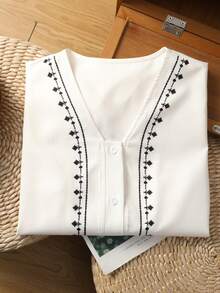 Franclia 复古风撞色刺绣装饰长袖宽松女式衬衫，修身显瘦，2026春季新款，杏色 - 杏色 - 查看 3