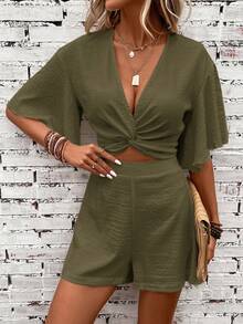 SHEIN Clasi Setelan Dua Potong Atasan Crop Top Lengan Kupu-kupu dengan Detail Lipatan di Bagian Depan dan Celana Pendek - Hijau Tentara - View 4