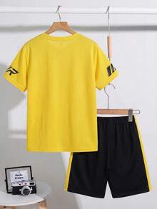 SHEIN 2pcs Tween Boy Splice Sports Textured Vertical Stripe Pattern Short Sleeve T-Shirt And Shorts Set - Yellow - View 6