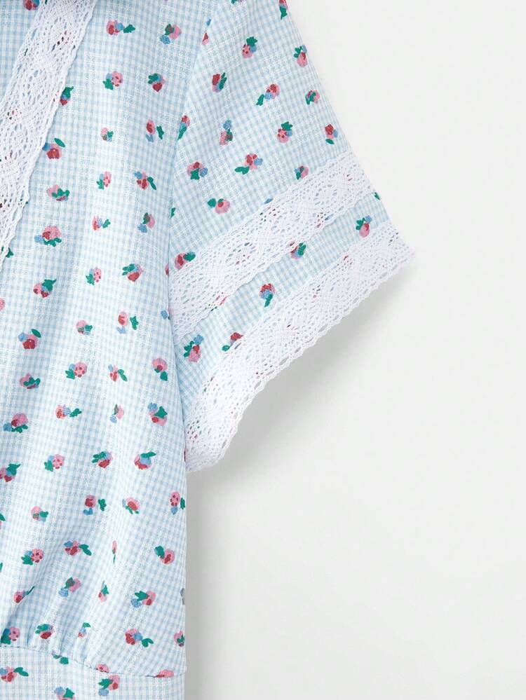 Fitted Floral Gingham Blouse With Lace-Trimmed Collar Spring Summer French Style Parisian Style Business Casual