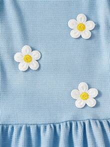 Genkimix Kids 女童针织华夫格面料可爱刺绣雏菊度假连衣裙 - 藍色 - 查看 3