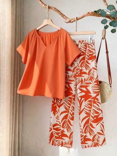 Franclia Plus Size Women 2 Pieces Set, Solid V-Neck Short Sleeve Top And Tropical Plant Print Pants Casual Suit