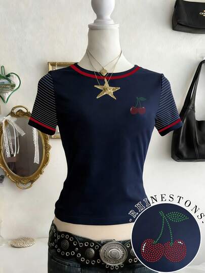 Lalippa Áo thun crop top cổ tròn ôm sát, thời trang thường ngày, đính đá anh đào và sọc tương phản.