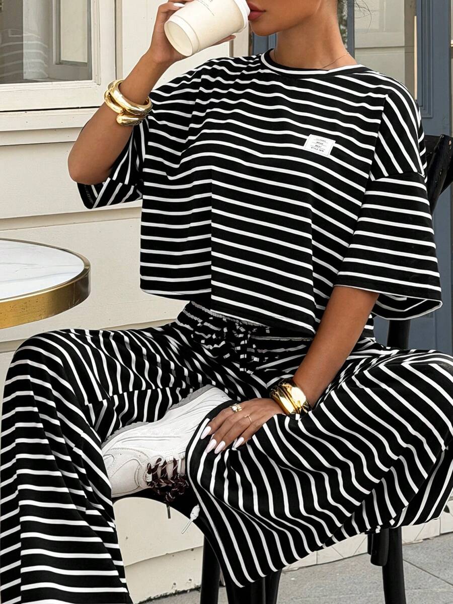 Muchica Completo da donna taglie forti composto da 2 pezzi: maglietta corta a righe casual e pantaloni - Bianco e nero - Visualizzare 1