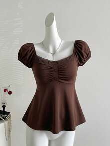 Sweetra Áo thun nữ tay ngắn cổ vuông cài nút xếp ly, viền ren, kiểu dáng thường ngày, thoải mái và tối giản, thích hợp cho mùa xuân/hè. - Cà phê nâu - Xem 4