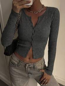 DAZY Women's Solid Color Single-Breasted Ribbed Long Sleeve Cropped T-Shirt - Grey - View 11