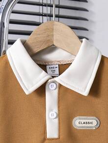 SHEIN Streecool Kids 男童休闲Polo衫套装（2件套），上衣采用撞色拼接设计，并饰有织唛，裤子采用撞色锥形裤腿设计，面料舒适，适合夏秋穿着。 - 棕色 - 查看 6