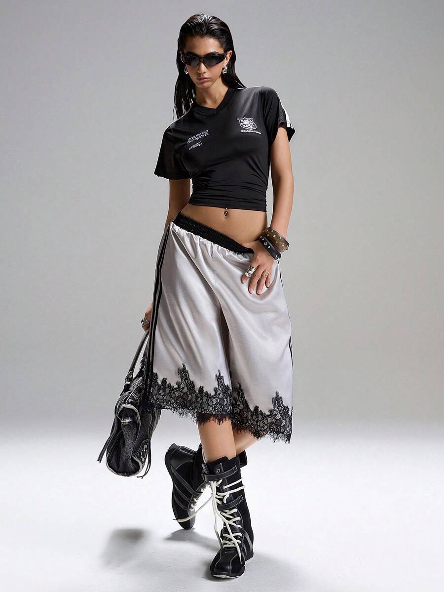 LYSMO 2026 新款极简主义春夏女装 Y2K 蕾丝边休闲百搭日常短裤夏季女装灰色缎面裤外出穿搭，街头休闲女装套装运动休闲女装 - 銀色 - 查看 1