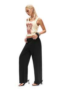 SHEIN Based On A Beige U-Neck Tank Top Paired With Pure Black Wide-Leg Pants, The Visual Highlight Is The Distressed Red-Brown Print On The Front Of The Tank Top, Which Creates A Retro American Vibe. The Wide-Leg Pants Feature An Elastic Waistband For A Relaxed, Flowing Silhouette. The Overall Look Is Loose And Carefree. - Multicolor - View 5