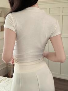 DAZY Áo thun nữ tay ngắn cổ đứng ôm dáng mùa hè, kiểu dáng thường ngày. - Màu be - Xem 4