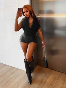 SHEIN BamGlam Dies ist der neueste Herbst-Winter-Stil eines ärmellosen, sexy tief ausgeschnittenen, trägerartigen, fellbesetzten, eng anliegenden und sinnlichen Einteilers aus Hose und Shorts für Damen. Er eignet sich für Partys, tägliche Treffen, Ausflüge, Bars, Clubs und den Alltag. Er wird "Hot Girl" YK2 genannt. Er kann mit High Heels kombiniert werden. - Schwarz - Übersicht 1