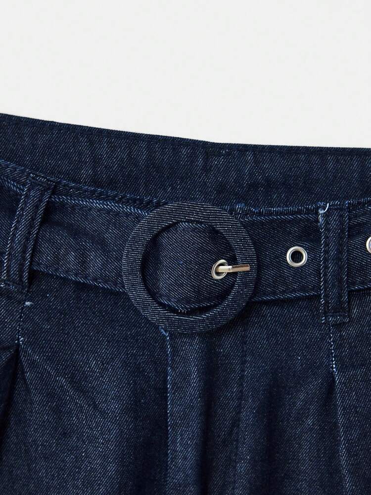 High Waisted Belted Dark Denim Shorts With Embroidered Scallop Edge Hem Detail Spring Summer Vacation Outfits Vintage Outfits French Style Parisian Style