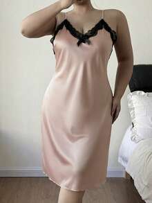 SHEIN Bộ đồ ngủ 2 món sang trọng, thanh lịch gồm váy ngủ satin in hoa và áo choàng lưới, cỡ lớn. - Rượu sâm banh - Xem 3