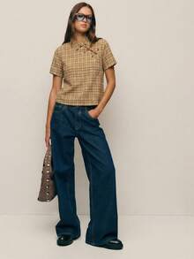 Nöista Dieses mädchenhafte Top hat einen stehenden Kragen mit chinesisch inspirierten Elementen. Drei Knöpfe verleihen ihm einen orientalischen Touch. Die kurzärmelige, gerade geschnittene Silhouette und der saubere Schnitt erhöhen den Komfort und das lässige Gefühl. Das karierte Muster erzeugt einen retro, preppy Vibe mit einem lässigen, alltäglichen Gefühl. Es ist perfekt für lässige Unternehmungen, Treffen mit Freunden, kulturelle Veranstaltungen und mehr und lässt sich leicht in einen leicht retro oder süßen Stil integrieren. - Braun - Übersicht 5