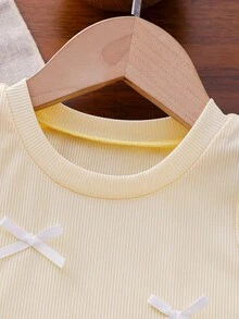 Elladie kids 两件套女童优雅无袖罗纹背心，饰有3D蝴蝶结和刺绣下摆，搭配刺绣阔腿牛仔裤，休闲时尚套装，适合度假、旅行、派对、生日礼物、夏季穿着。 - 黃色 - 查看 7