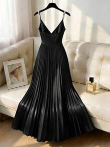 GlowEve CURVE Plus Size Solid Color Faux Pearl Detail Pleated Elegant Midi Dress Women's Formal Evening Dress Pearl Decoration Dress Beautiful Dresses For Special Occasions Prom Dresses For Women Elegant Pleated Long Dress - Black - View 2