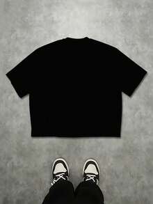 Manfinity EMRG 男士棒球运动员图案圆领宽松短袖T恤，个性化剪裁款式，时尚休闲上衣 - 黑色 - 查看 2