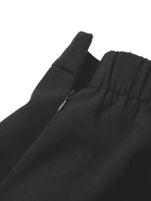 GlowEve CURVE Bộ đồ 2 món phong cách Preppy kẻ sọc xanh trắng dành cho nữ cỡ lớn - màu đen - Xem 3