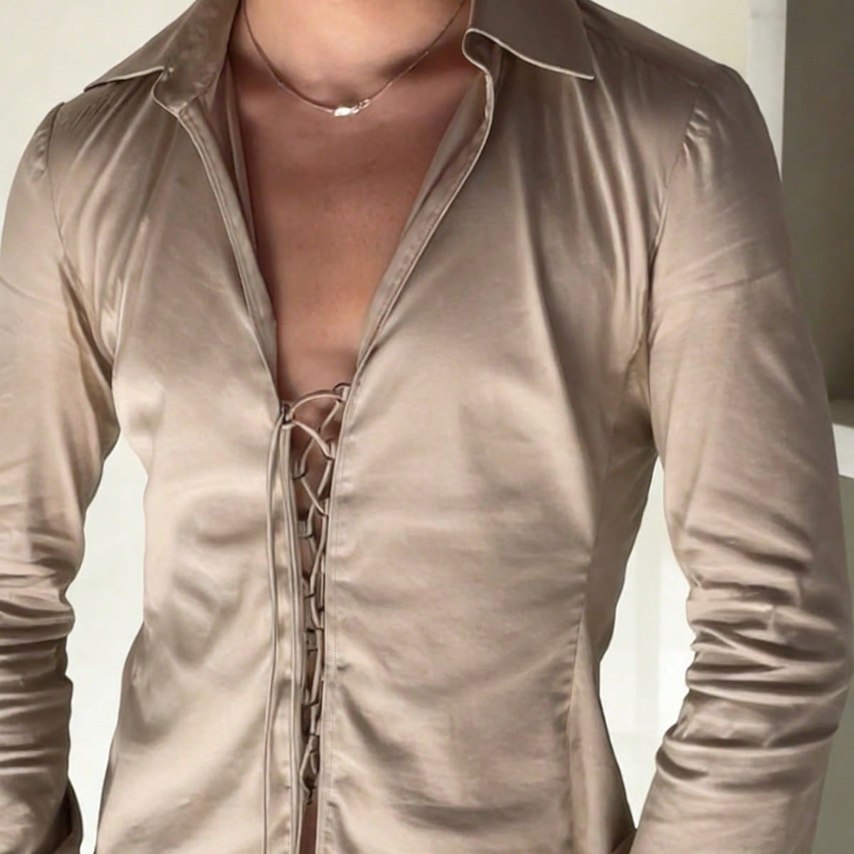 Camisa de manga larga con cruce frontal minimalista casual para hombres