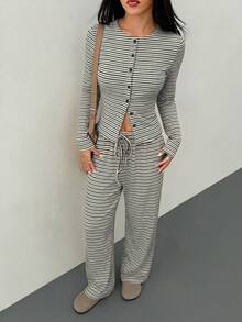 SHEIN PETITE Bộ đồ nữ 2 món gồm áo tay dài cài cúc phía trước kẻ sọc và quần ống rộng, thích hợp cho mùa xuân và hè. - Nhiều màu - Xem 6
