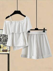 SHEIN LUNE Bộ đồ 2 món dành cho nữ cỡ lớn: Áo hai dây lệch vai phối sọc tương phản, viền bèo nhún bất đối xứng, kèm quần short ống rộng thắt eo bằng khóa kim loại. - Đen và trắng - Xem 2
