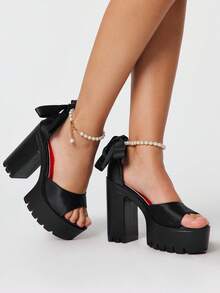 ROMWE Goth Sandalias de tacón alto con punta abierta para mujer, diseño sexy en color negro y rojo, estilo punk gótico con cadena de perlas, lazo de encaje y correa de tobillo, tacón grueso, zapatos slip-on para primavera, verano, discoteca, fiesta y festival - Negro - Ver 3