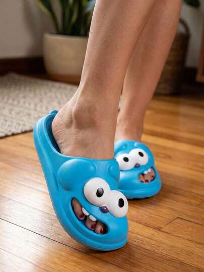 Sandalias azules con dibujos animados para mujer, cómodas y de EVA. Sandalias azules con caras de monstruos de dibujos animados para mujer. Sandalias casuales para casa, piscina o playa. Sandalias divertidas para interiores, cómodas y divertidas.