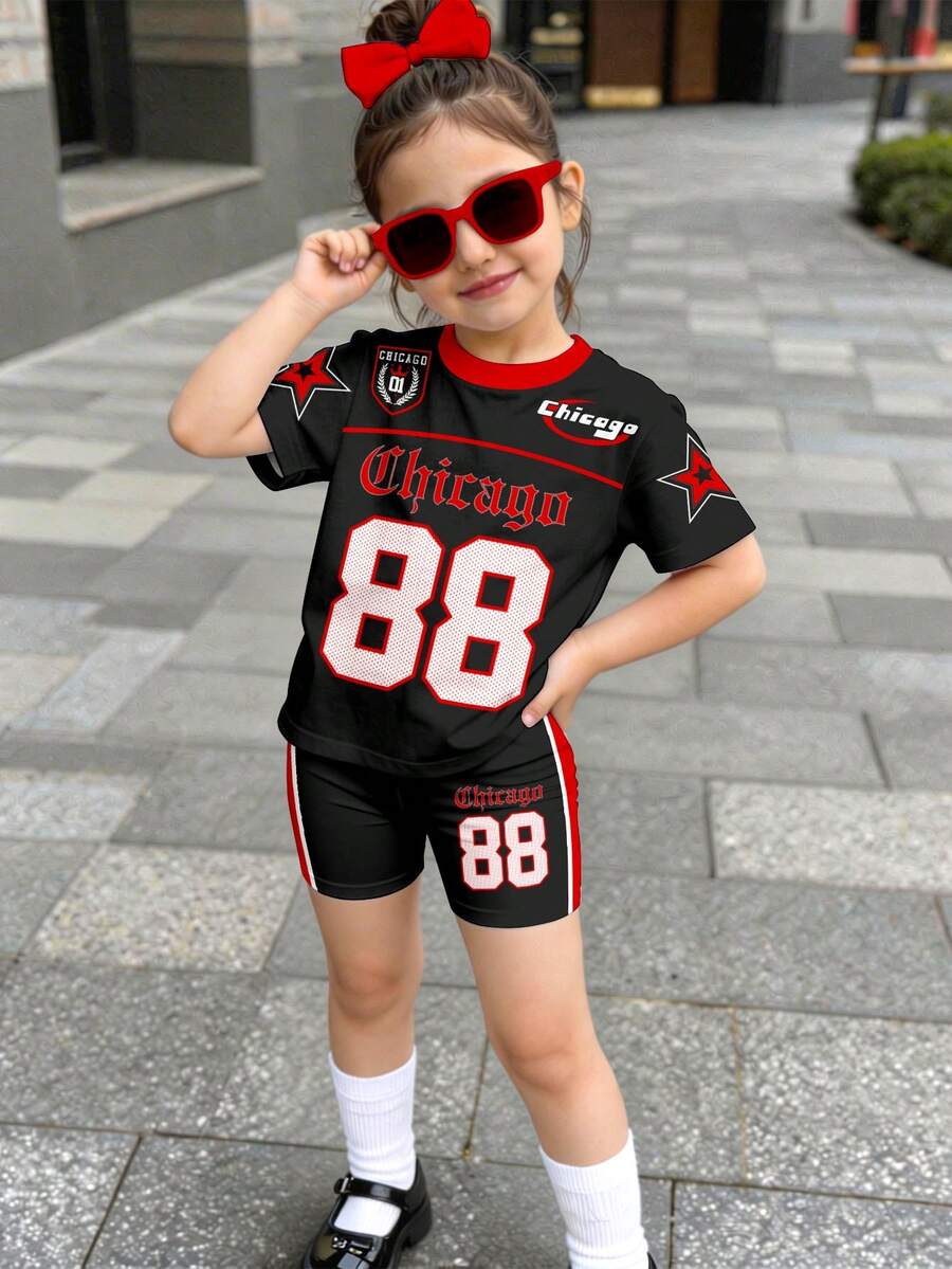SHEIN Bộ 2 món dành cho bé gái, phong cách thường ngày thanh lịch, cổ điển, thể thao bóng chày, in số 88, chữ "Chicago" kiểu Gothic, áo thun cổ tròn tay ngắn họa tiết ngôi sao và quần short thể thao đạp xe, thích hợp cho mùa hè. - Nhiều màu - Xem 1
