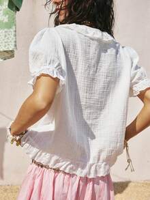 SoleilVie 女士春夏新款甜美少女风白色100%纯棉双层纱质衬衫 – 镂空刺绣大领蝴蝶结泡泡袖上衣，单排扣蕾丝边收腰清爽短袖衬衫 - 白色 - 查看 2