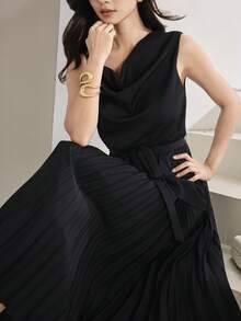 Heiryn Elegant Metal Buckle Pleated Commuter Dress For Women - Black - View 5